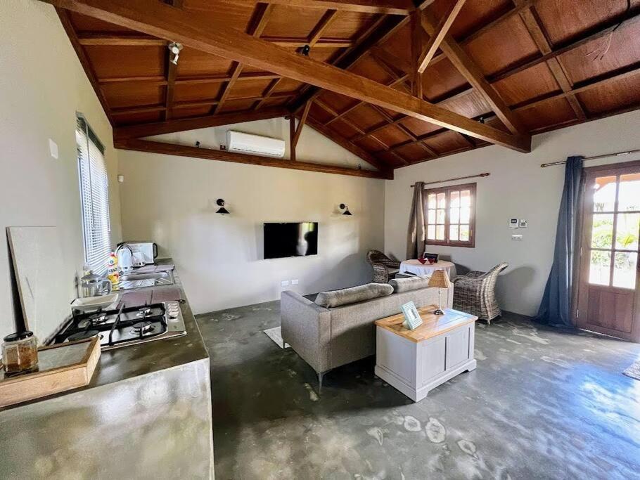 קאפ מאלורו Lakaz Kannell - Vanilla Lodge, Secluded Outside Bath & Shower Infinity Pool מראה חיצוני תמונה
