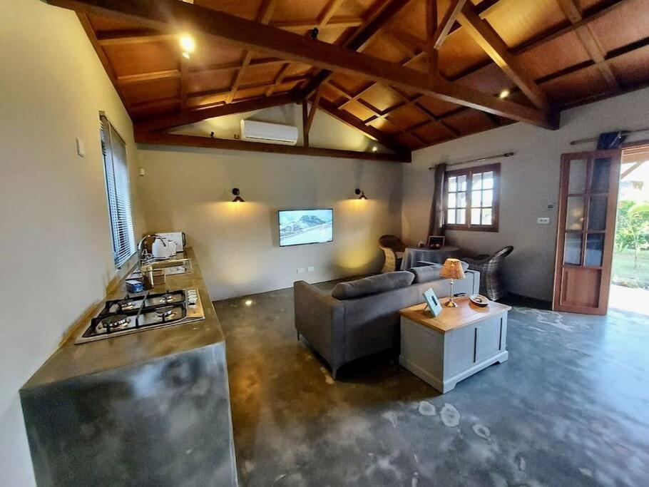 קאפ מאלורו Lakaz Kannell - Vanilla Lodge, Secluded Outside Bath & Shower Infinity Pool מראה חיצוני תמונה