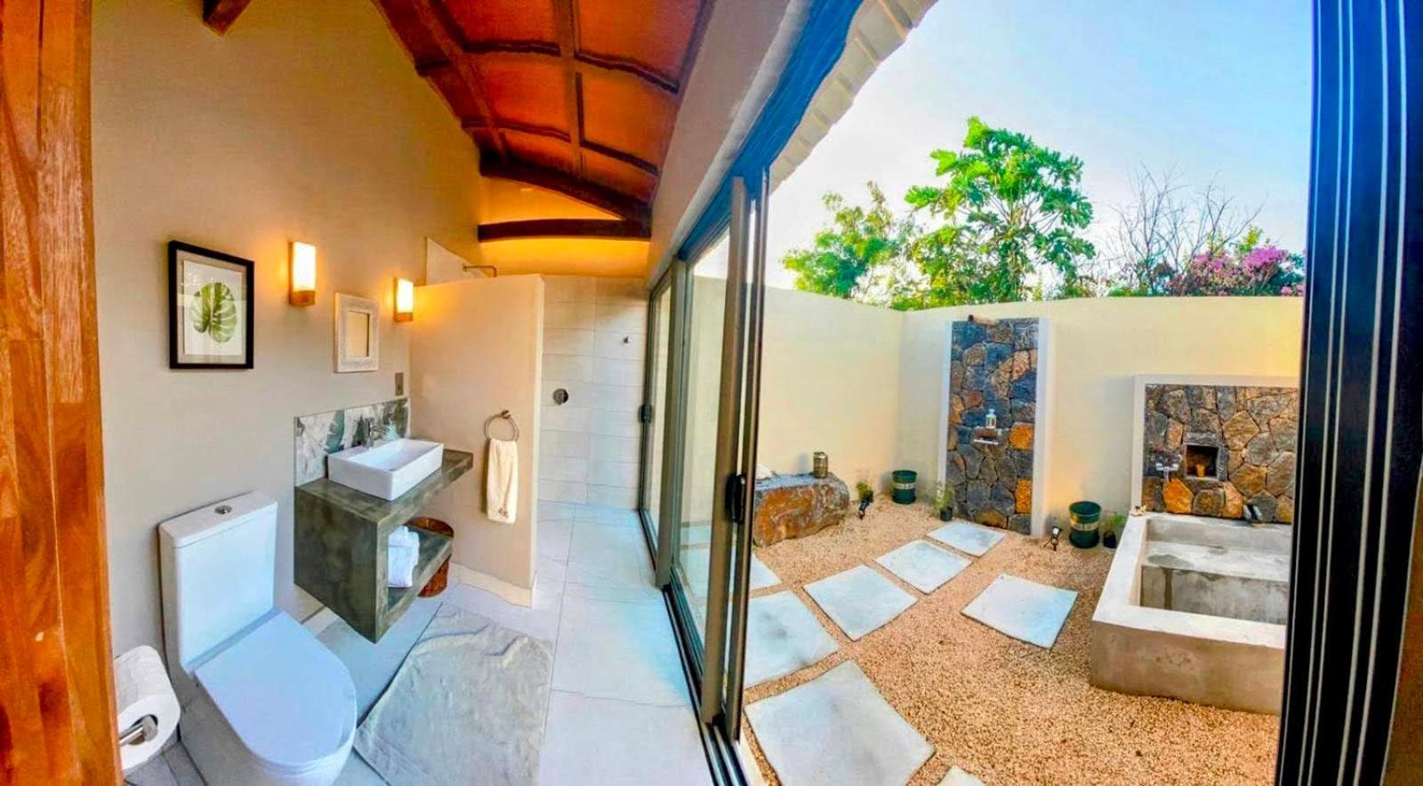קאפ מאלורו Lakaz Kannell - Vanilla Lodge, Secluded Outside Bath & Shower Infinity Pool מראה חיצוני תמונה