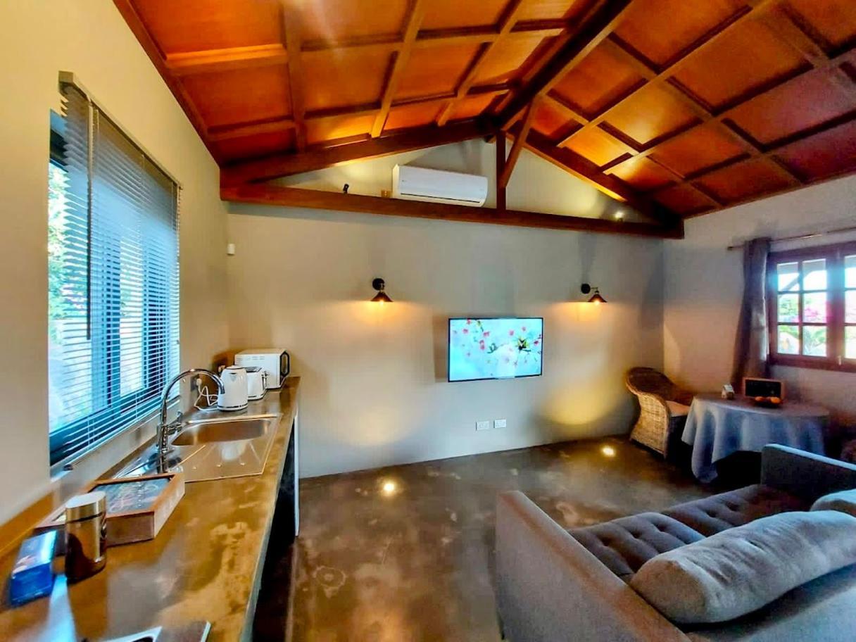 קאפ מאלורו Lakaz Kannell - Vanilla Lodge, Secluded Outside Bath & Shower Infinity Pool מראה חיצוני תמונה