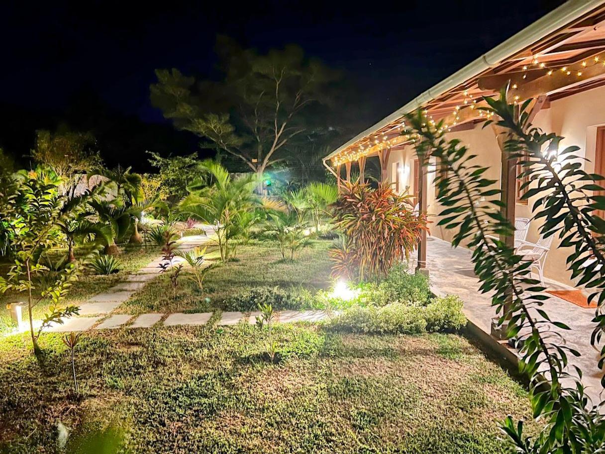 קאפ מאלורו Lakaz Kannell - Vanilla Lodge, Secluded Outside Bath & Shower Infinity Pool מראה חיצוני תמונה